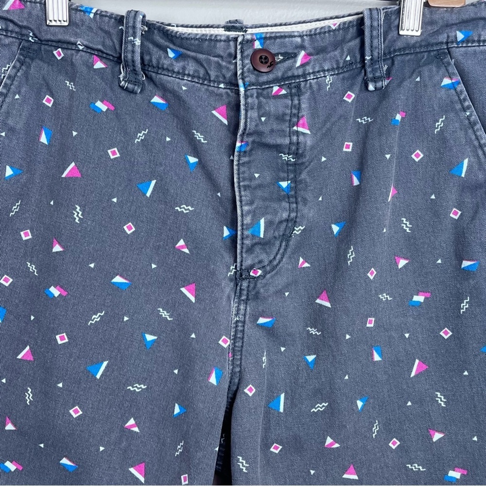 Hollister Men's 80's Allover Print 100% Cotton, Button Fly Shorts Size 34; Party - Picture 2 of 13